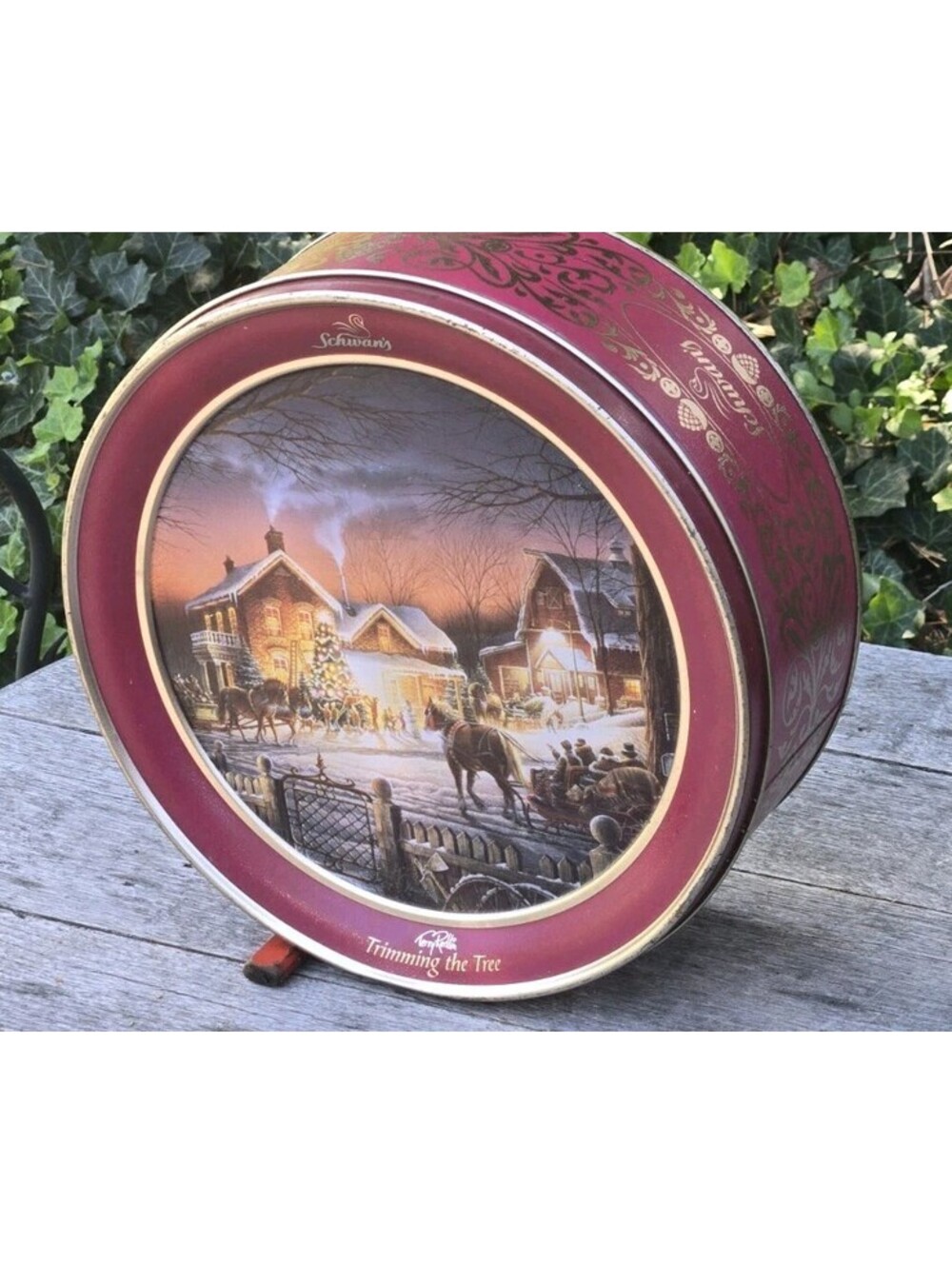 Red Currier & Ives 2003 "Trimming the Tree" Schwan's Limited Holiday Vintage Tin